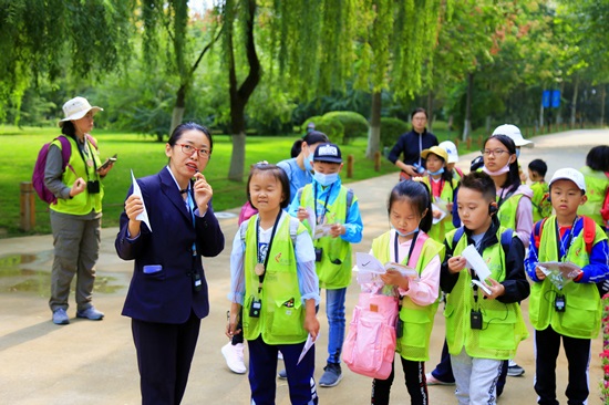 Kaiyun 开云济南市园林和林业绿化局：国庆假服务“不打烊”公园景区累计接待游客84万人次(图5)