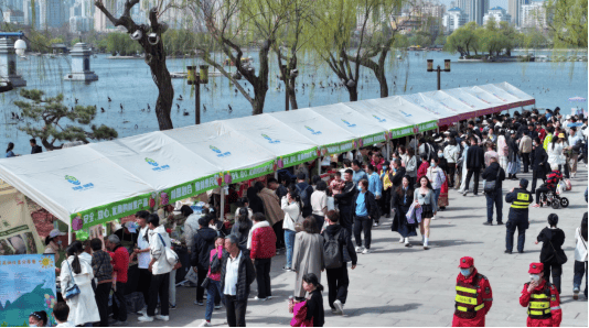 开云体育 开云平台泉在济南·共赏春花——2024济南花朝节开幕(图4)