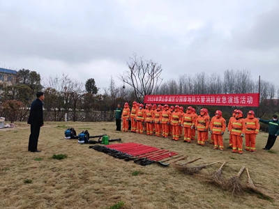 罗山县住建开云体育 Kaiyun.com 官网入口局园林绿化中心开展城区公园绿地防火应急演练(图1)