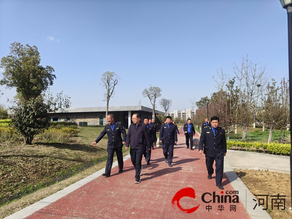 开云体育 开云官网确山县城管局：开展春季园林绿化观摩活动(图1)