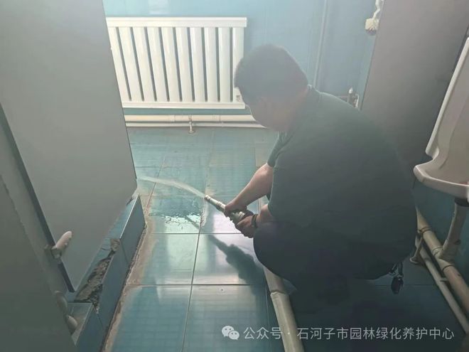 以“练”筑防 防患未“燃”开云 开云体育平台----园林绿化养护中心开展消防安全演练(图2) 以“练”筑防 防患未“燃”开云 开云体育平台----园林绿化养护中心开展消防安全演练(图2)