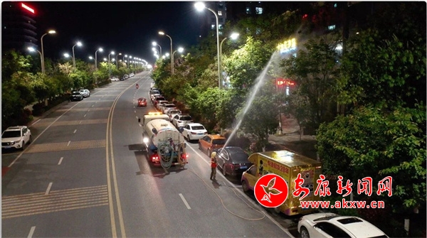 开云APP 开云官网入口不负春日好时光 园林绿化养护忙 - 安康新闻网(图3)