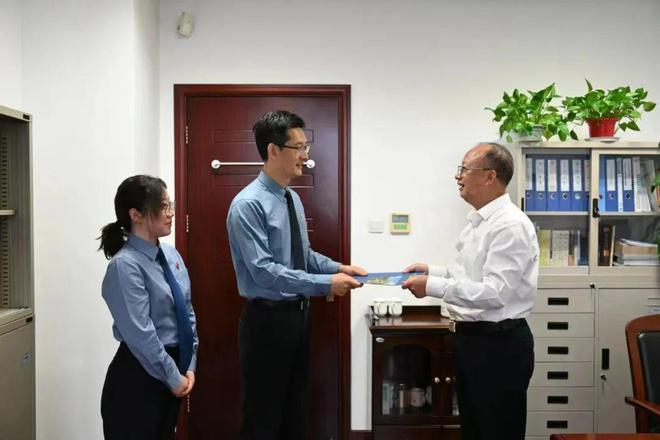 “红蓝联盟”“检农同心”松江区检察院凝心聚力守护“半边天”开云 开云体育官网(图4) “红蓝联盟”“检农同心”松江区检察院凝心聚力守护“半边天”开云 开云体育官网(图4)