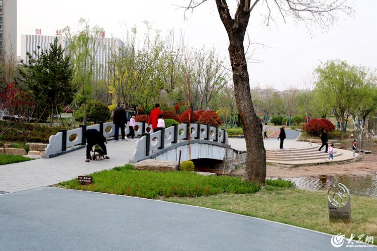 开云 开云体育官网临沭县加强园林绿化养护提升城市精细化管理工作水平(图4) 开云 开云体育官网临沭县加强园林绿化养护提升城市精细化管理工作水平(图4)