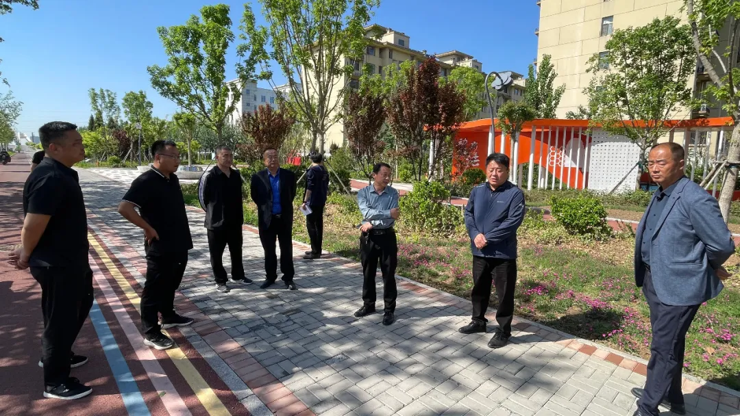 开云体育 开云平台高青县综合行政执法局组织开展园林绿化养护及在建工程项目观摩点评现场会(图2)