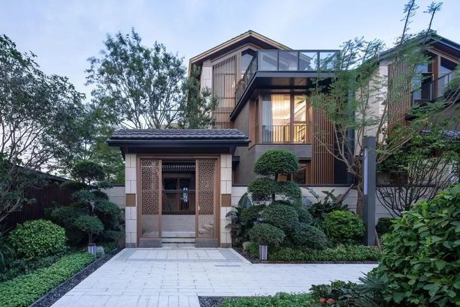 开云体育 开云平台玩转庭院：15个新中式庭院景观设计院落还是中式的有feel(图3)