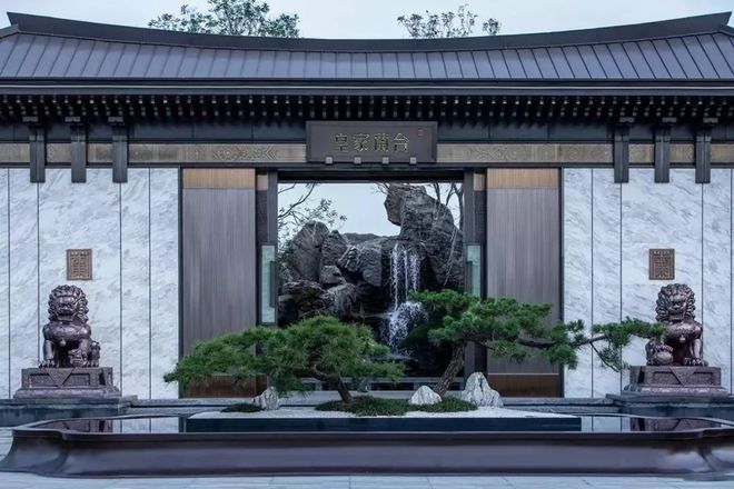 开云体育 开云平台玩转庭院：15个新中式庭院景观设计院落还是中式的有feel(图5)