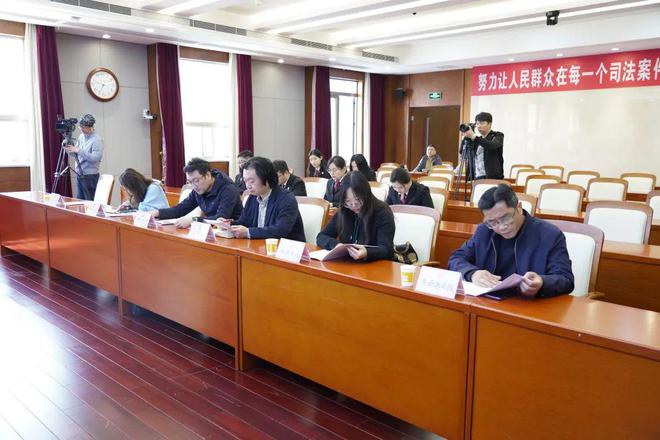开云体育 Kaiyun.com 官网入口连云港中院召开知识产权审判新闻发布会并发布10个典型案例(图1)