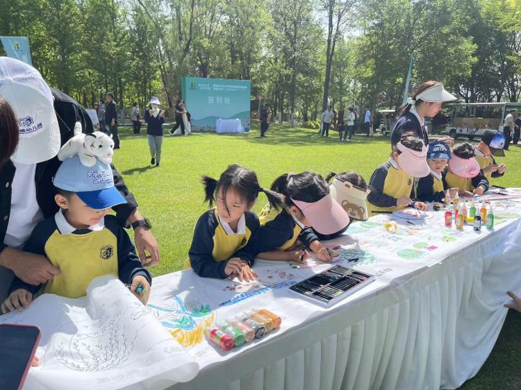 开云APP 开云官网入口济南市2024年自然教育基础年启动仪式在济南植物园举行_泉城新闻_大众网(图3)