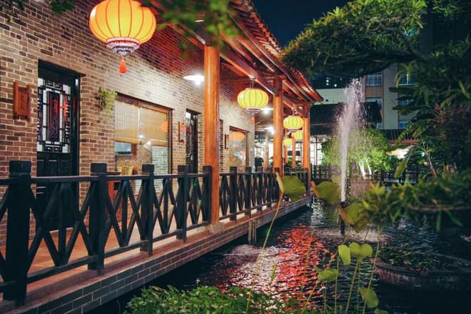 实探！猪肉婆千灯湖店8开云体育 开云平台月开！金铂中心商家揭秘！环宇城、湾华里定档(图2)